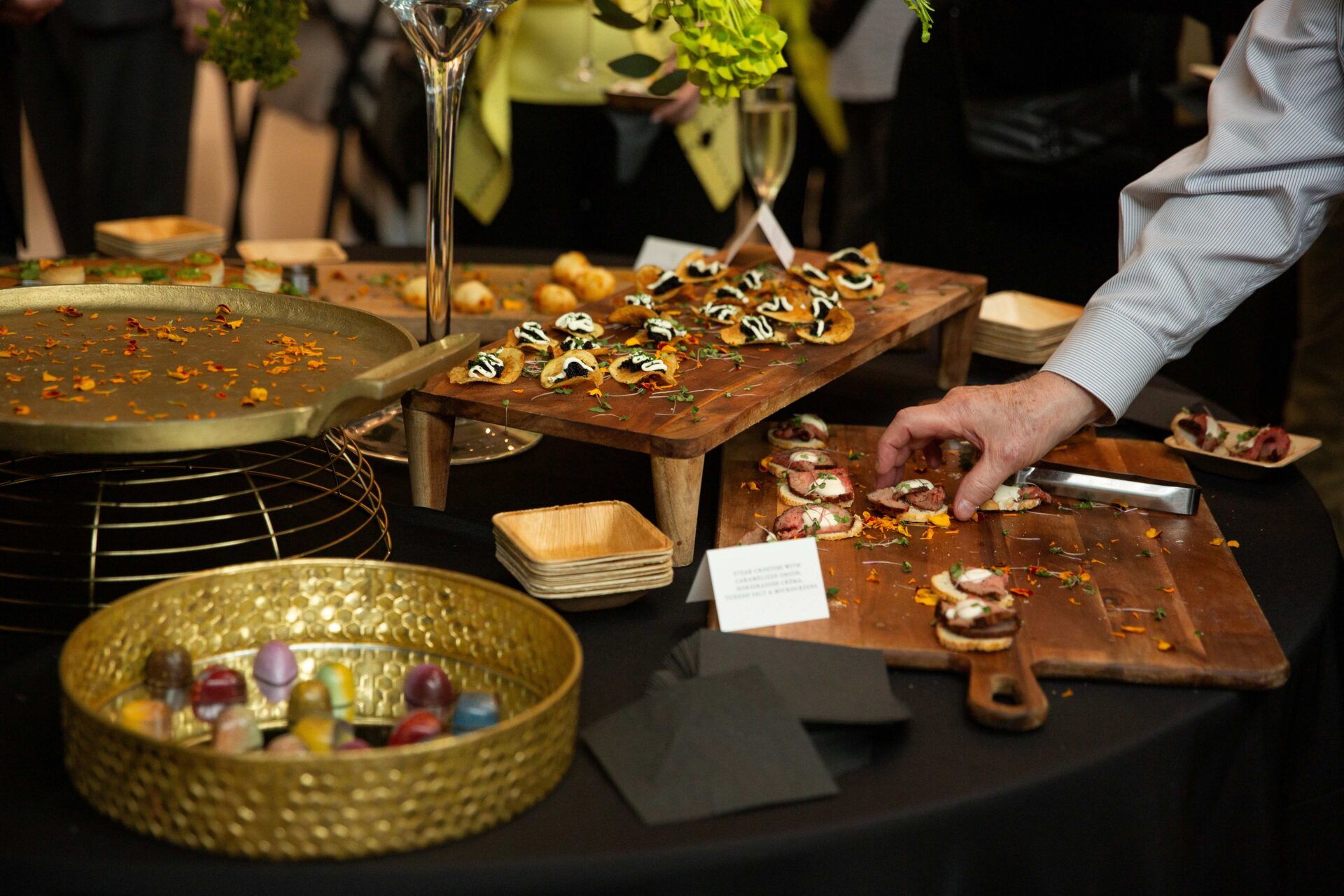 Brilliant exiles opening 136